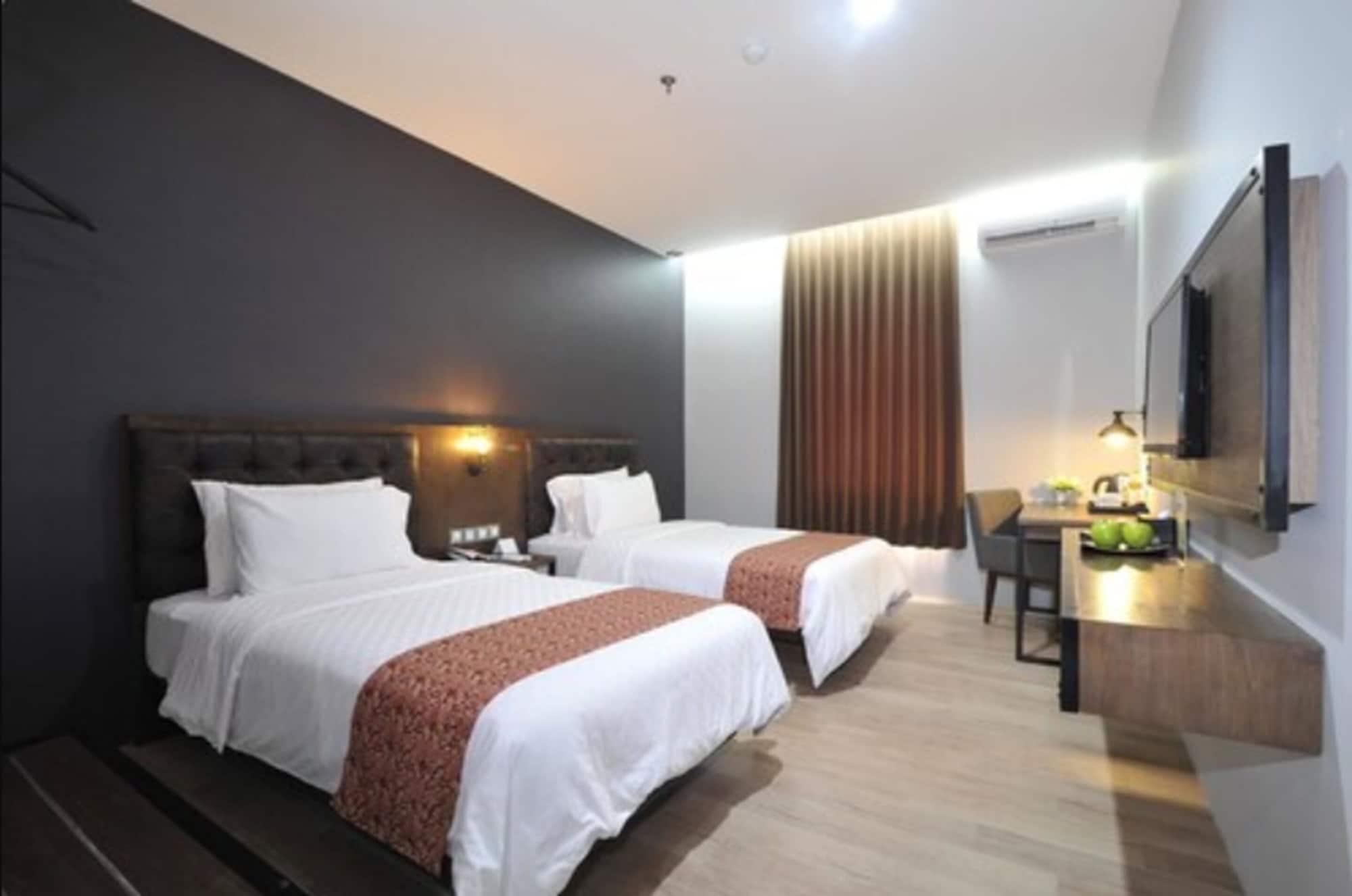 Grand Kangen Hotel Urip Sumoharjo Yogyakarta Esterno foto