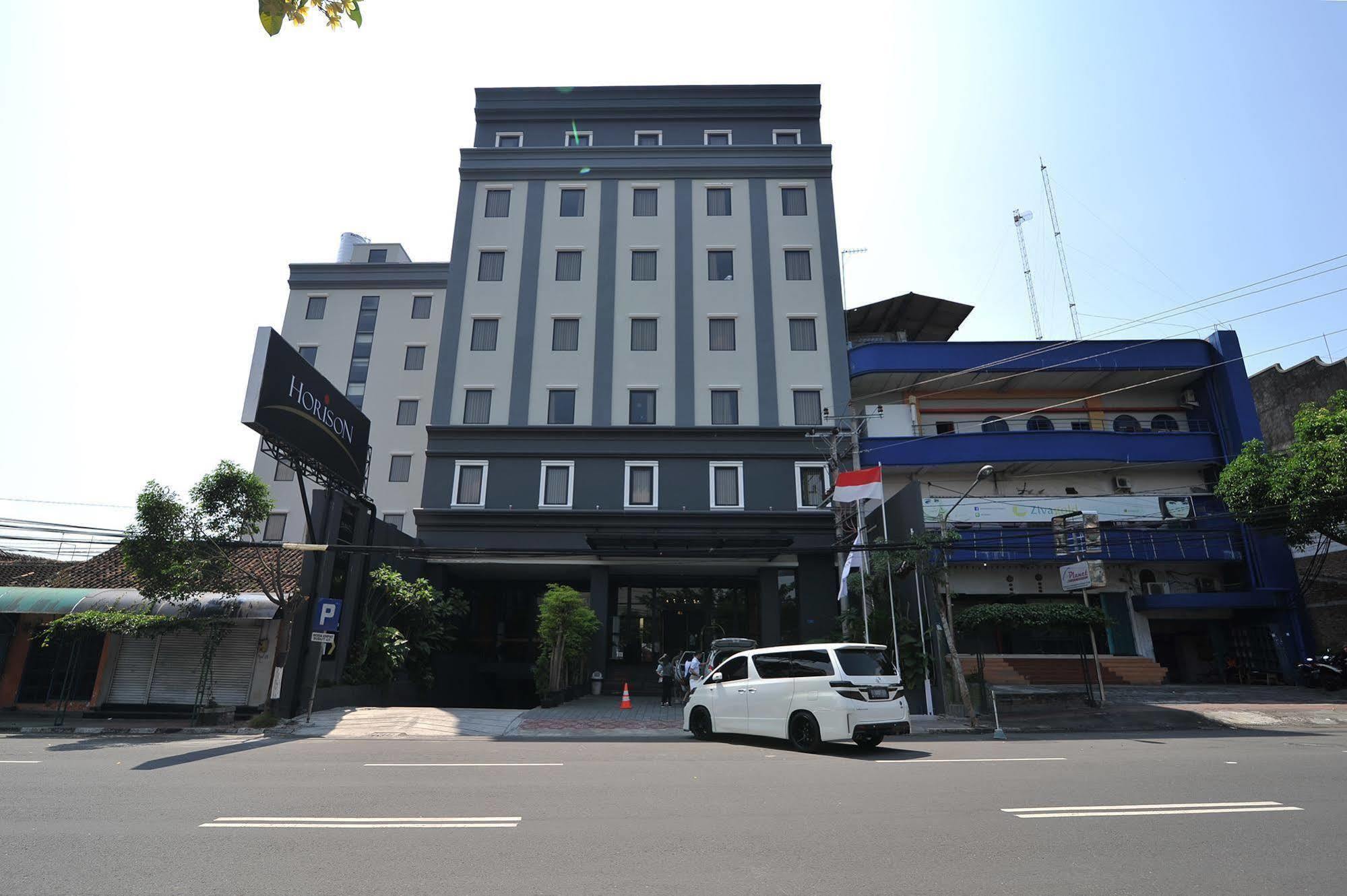 Grand Kangen Hotel Urip Sumoharjo Yogyakarta Esterno foto
